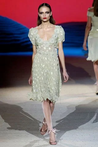 Look 16
